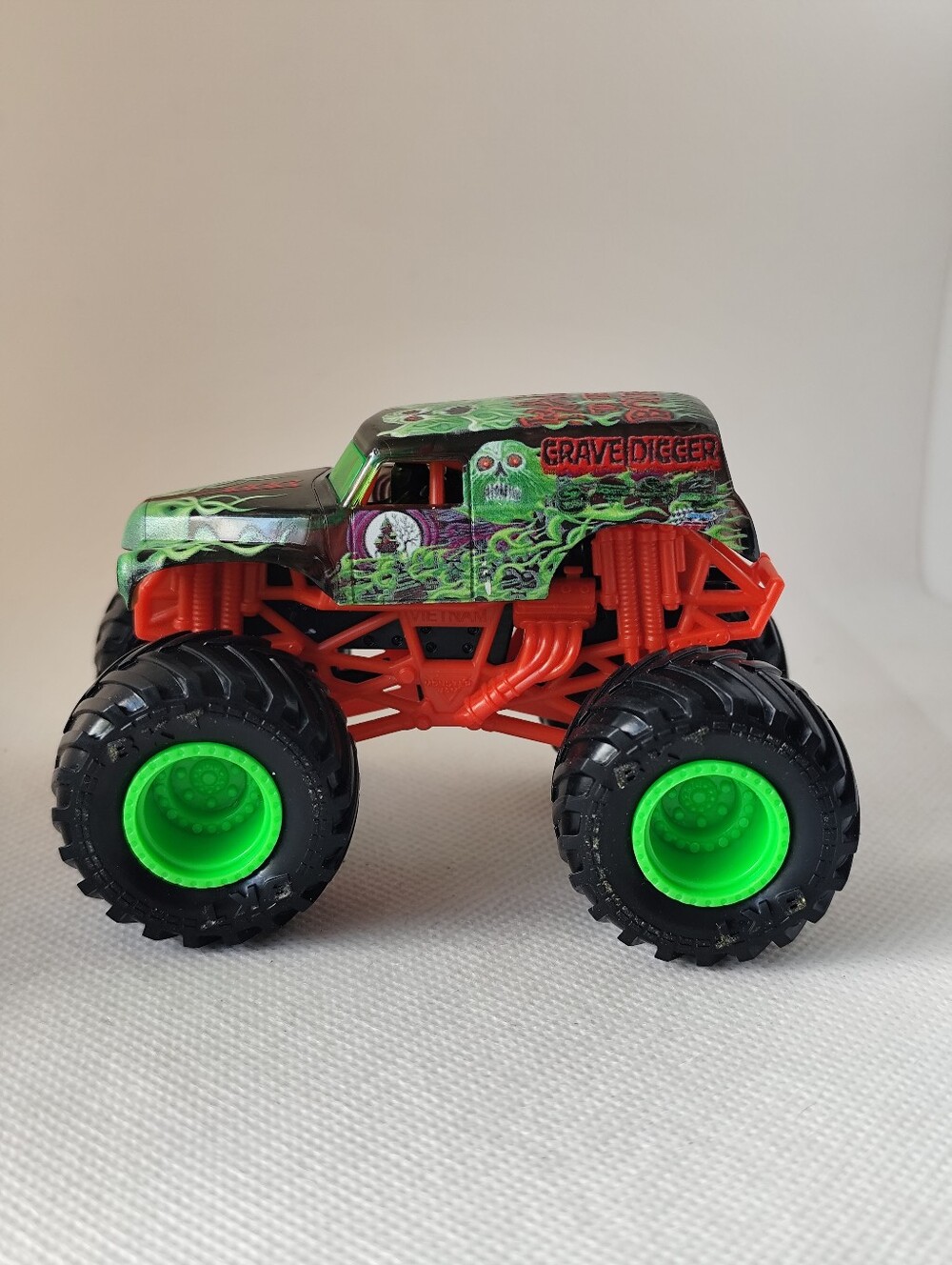 4/$50⭐️Monster Jam 1:64 scale Grave Digger Zombie monster truck